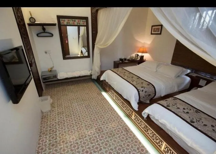 Courtyard At Heeren Boutique Hotel